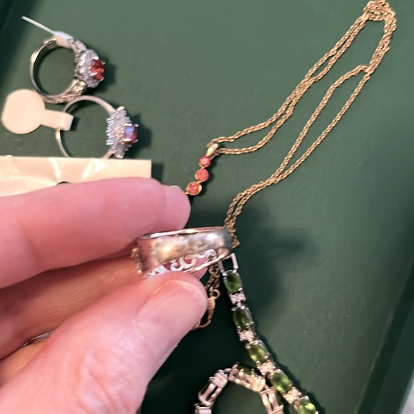 Bundle of random jewelry - Picture 7 of 8